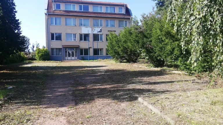 EXKLUZÍVNE LEN U NÁS Prenájom – predajňa, skladovacie pries