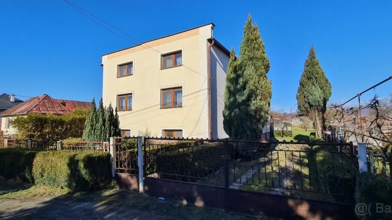 Na predaj dvojgeneračný dom s obrovskou záhradou, Ličartovce
