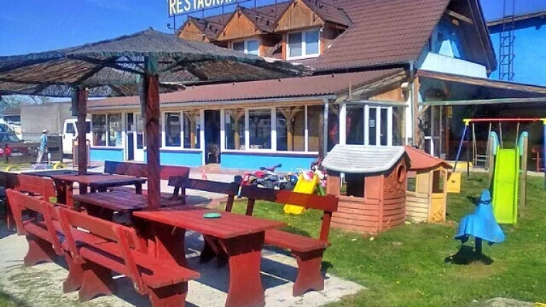 Penzión s 13 izbami na predaj, Dunajská ul., Tomášov