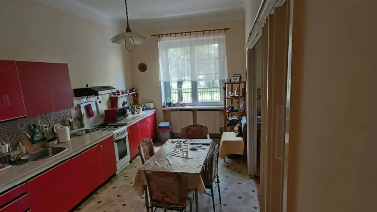 Predaj 2 izbového bytu v centre Nových Zámkoch