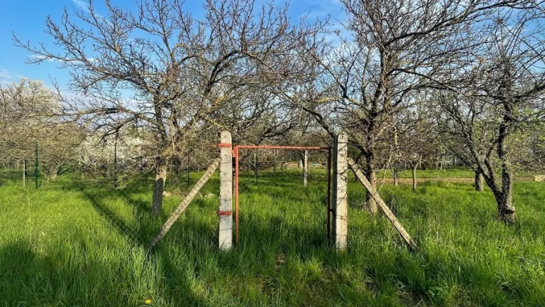 Na predaj stavebný pozemok o výmere 408m2 v meste Vrbové