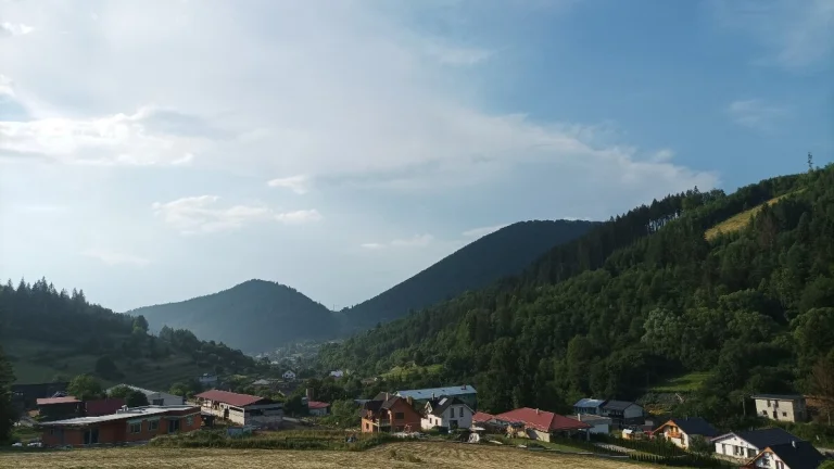 Stavebný pozemok 700 m² – Snežnica, len 8 minút od Žiliny