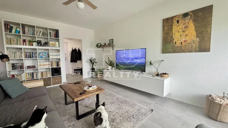 Na predaj veľký 3 izbový byt 86m2, 4x loggia