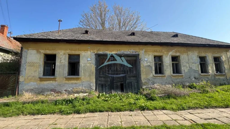 Stavebný pozemok rodinný dom na rekonštrukciu