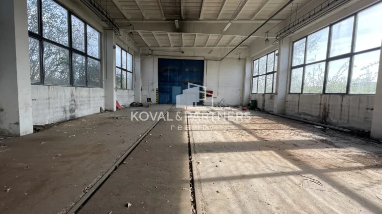 Predaj Administratívnej budovy s Halou v lokalite Dolné Kršk