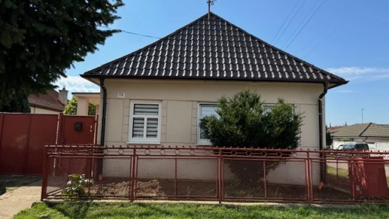 ZEMIANSKE SADY, okr. Galanta - rodinný domček na predaj