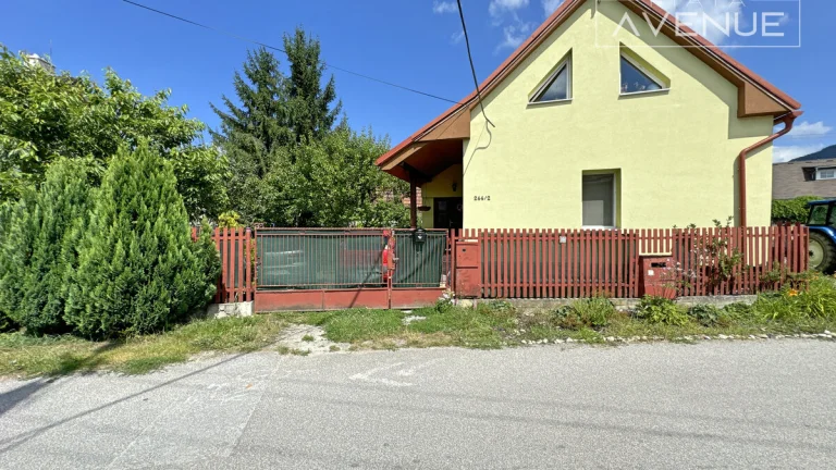 Piata Avenue | Útulný rodinný domček v srdci Tepličky nad V
