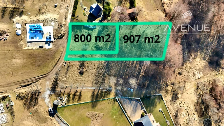 Piata Avenue | Výnimočné pozemky s projektom dvoch chát - Ly
