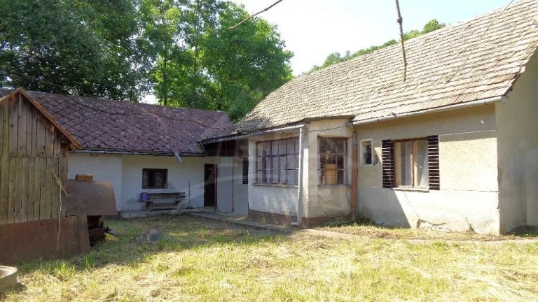 VÝRAZNE ZNÍŽENÁ CENA Rodinný dom/chalupa v pokojnej čast