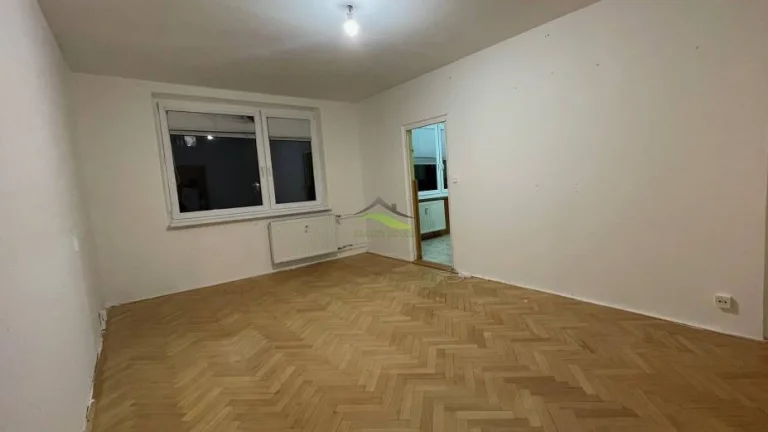 Väčší 79 m2 3 izbový byt v STRÁŹSKOM