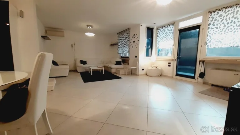 Prodej bytů 6+kk pro rodinu nebo investici, Lago di Garda