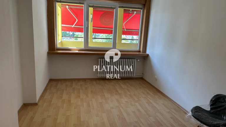 2 izbový byt 50 m2 + 20 m2 terasa na Majernikovej ul.