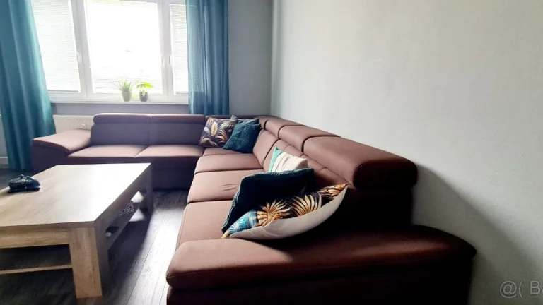 Zrekonštruovaný 3-izbový byt s parkovacím miestom v Žiari na