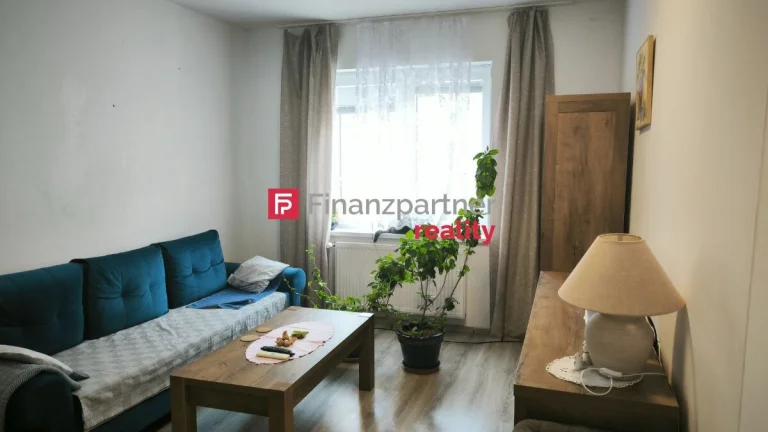 Priestranný 2,5-izbový byt v Kráľovom Brode s parkovaním a p