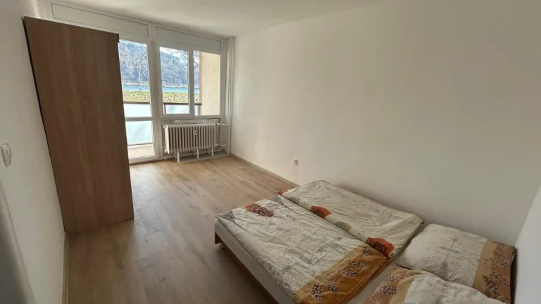 Prenájom 2-izbového bytu na Vážskej ulici v Piešťanoch