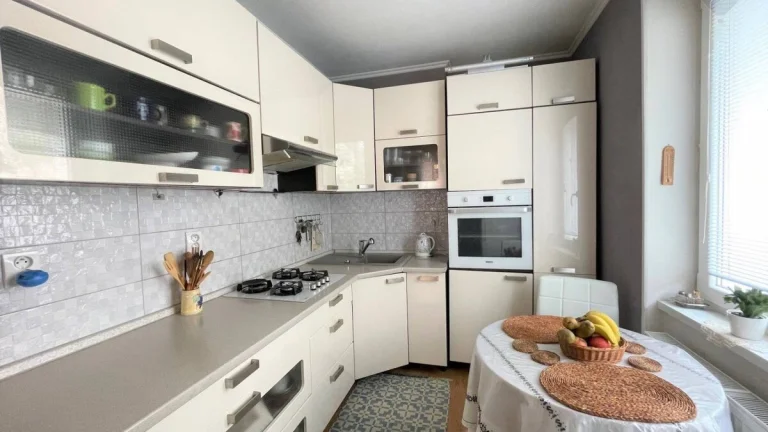 Na prenájom: 2 izbový byts balkónom Brezno, voľný od 02.06.