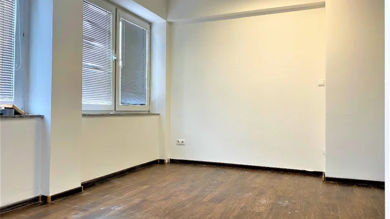 Atraktívna mezonetová kancelária v centre pri Auparku