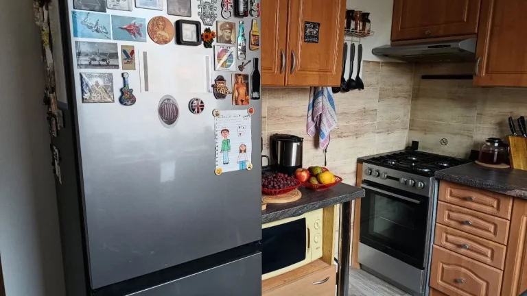 Kompletná rekonštrukcia trojizbového bytu s balkónom.