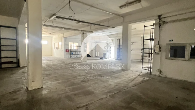 Reality KOMPLEX s.r.o. Vám ponúka do NÁJMU veľkú priemyselnú