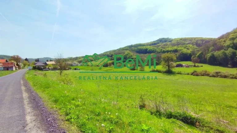 Pozemok -Ratka-na predaj