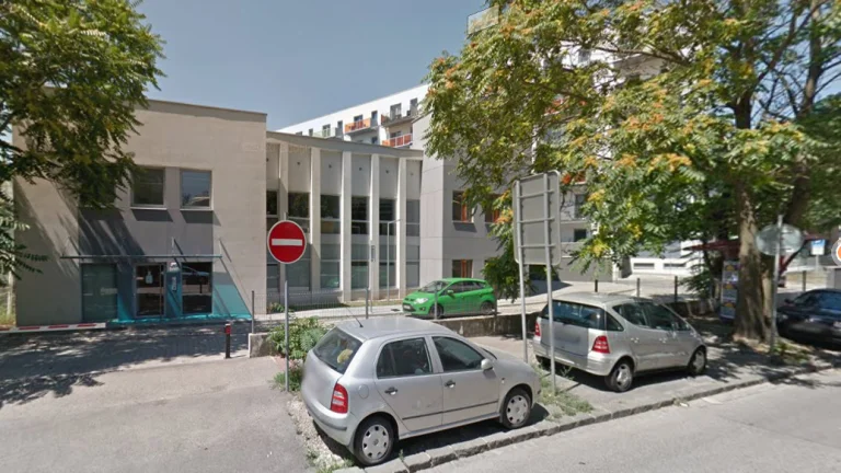 Administratívna budova v TOP lokalite na PREDAJ, Plynárenská