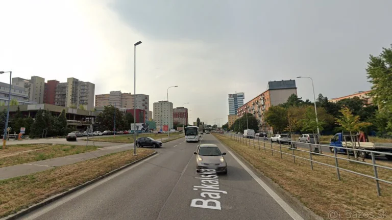 Polyfunkčný objekt s parkovaním a pozemkom na PREDAJ, Bratis