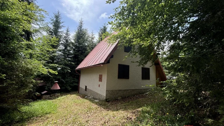 NOVÁ CENA Murovaná rekreačná chata na predaj, Látky - Praši
