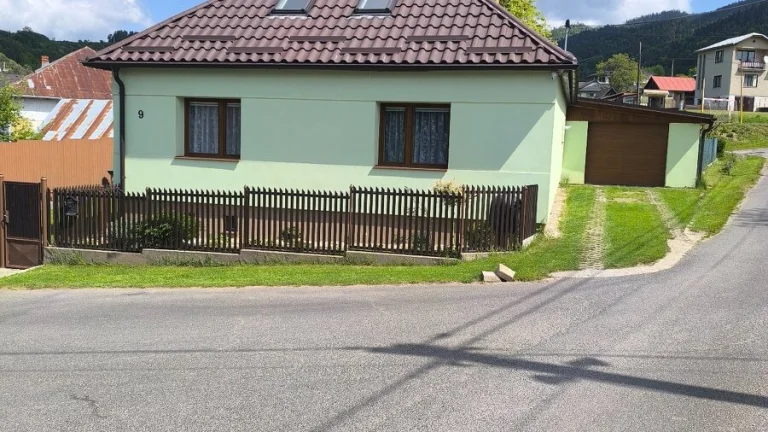 Predám rodinný dom v obci Slatvina.