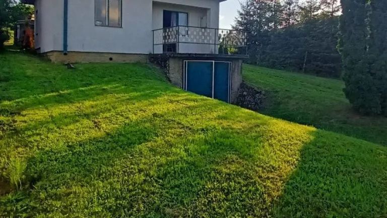 Novinka Chalupa s priestrannou záhradou vo vinohradníckej o