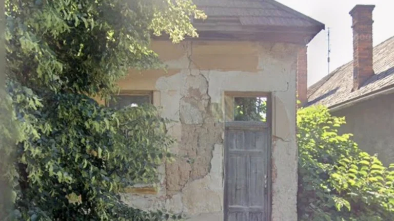 Predaj pozemku s domom na zbúranie