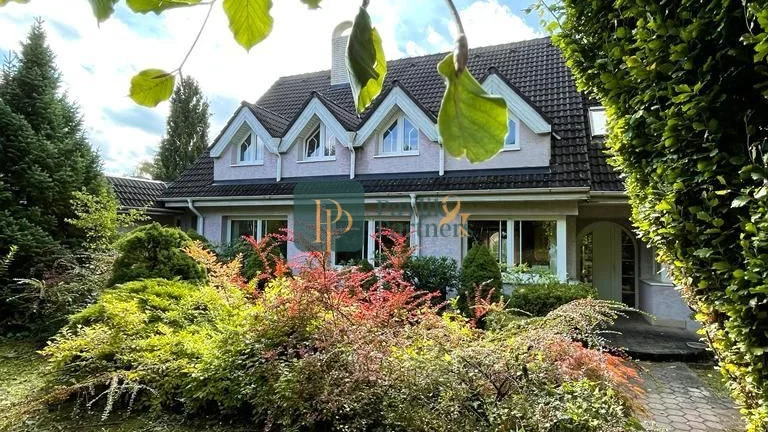 Predaj nadštandardný 9 izbový RD Čermáň, pozemok 17á
