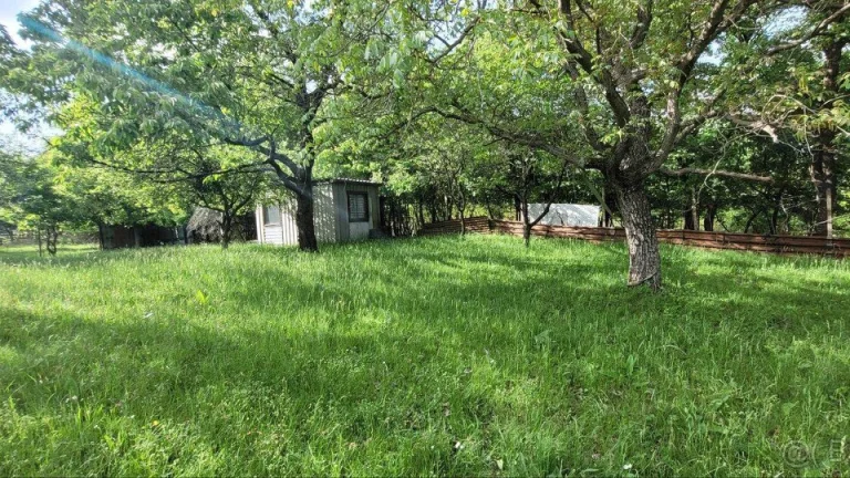 ZÁHRADA BLÍZKO BOTANICKEJ ZÁHRADY - ČERVENÝ BREH, KOŠICE - S