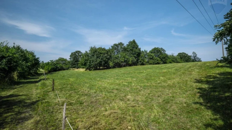 PREDAJ: Investičný pozemok o výmere 4 044m2, Krupina