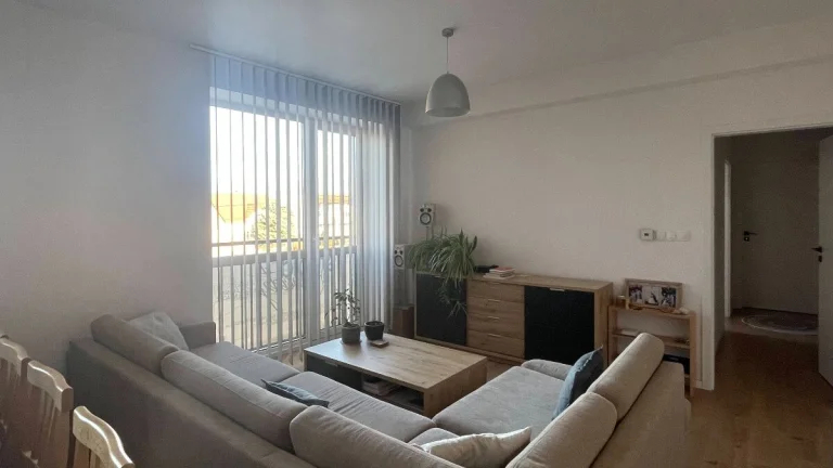 Priestranný 3 izbový apartmán v Modranke