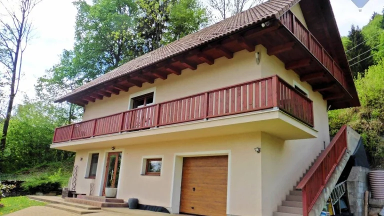 PREDAJ: rodinný dom, Oravský Podzámok
