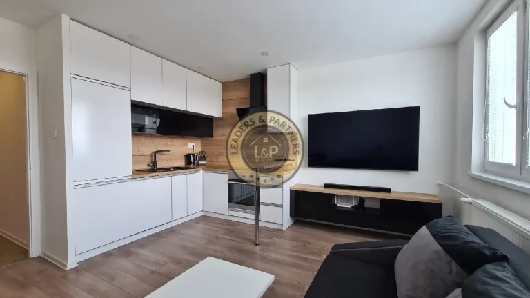 PRENÁJOM 3 izb., KVP, kompletná rekonštrukcia, les