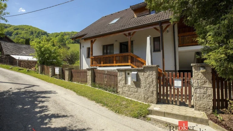 Apartmánový dom v centre Vyhní