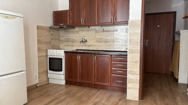 Prenajmem 1 izbový byt - 38m2