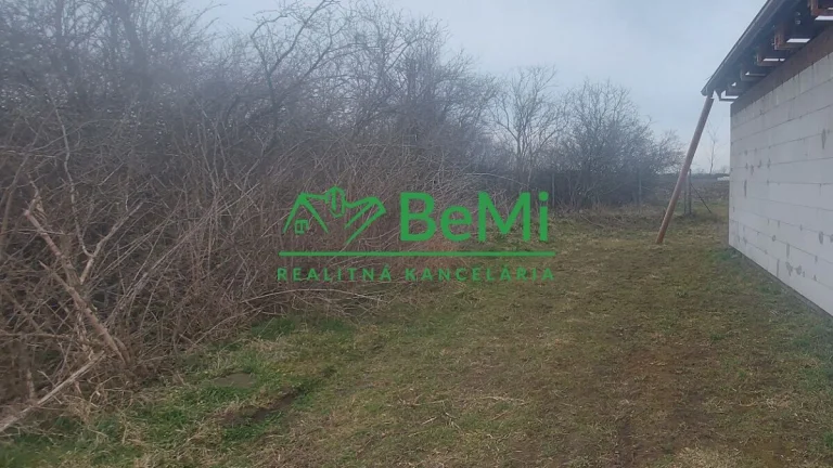 Predaj pozemok 2893m2 polosamota obec Poľný Kesov pri NR(209