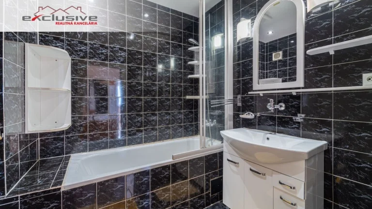 3 IZBOVÝ BYT - KRÁTKA, STROPKOV, 76 M2, 8/8 P - OBĽÚBENÁ LOK