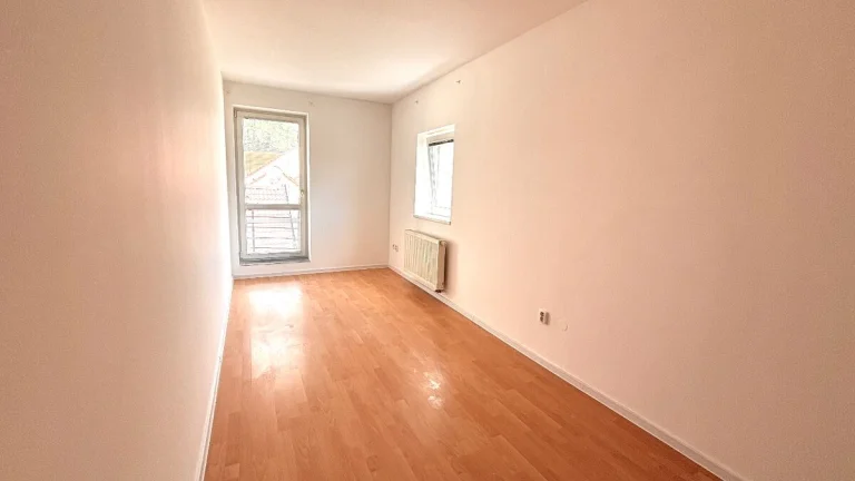 2x obchodné priestory v centre Zlatých Moraviec na prenájom