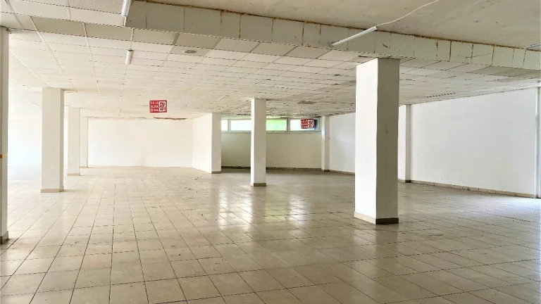 Obchodné priestory - 735 m2 - v nákupnom centre na Jazere