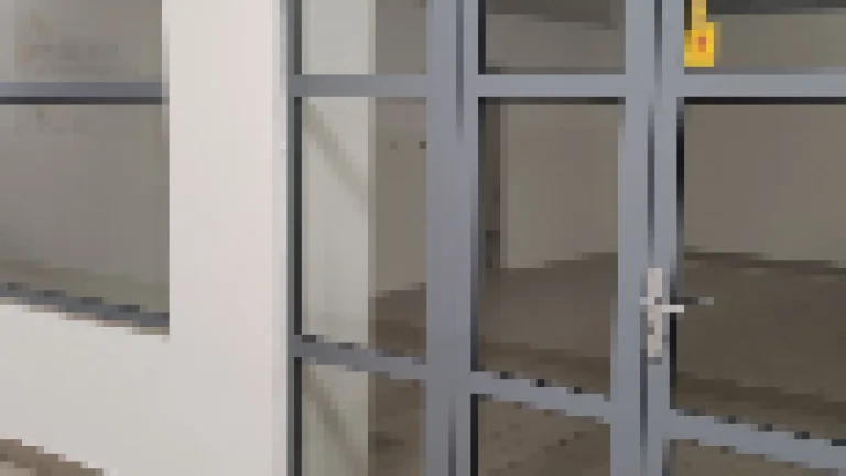 Obchodné priestory 75 m2 v OC na Sekčove