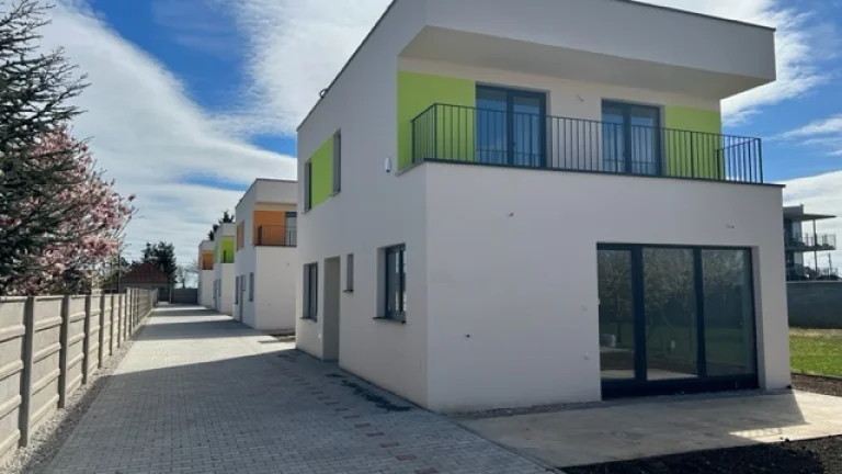 5 izb. RD pri jazere v obci Veľký Biel