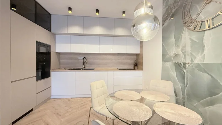 ZELENÁ STRÁŇ - NOVOSTAVBA ZARIADENÝ 3 IZBOVÝ MODERNÝ BYT 64