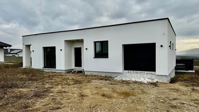 HANISKA - PEKNÝ RODINNÝ DOM NA KĽÚČ NOVOSTAVBA 4 IZBOVÉHO BU