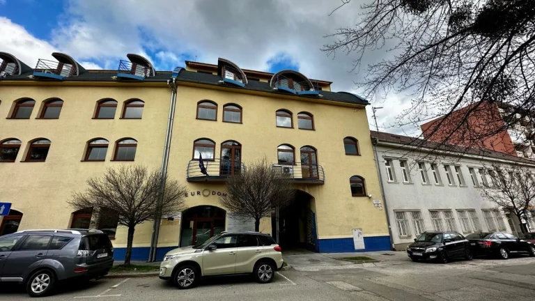 KOŠICE - NA PRENÁJOM KANCELÁRSKE PRIESTORY NA FLORIÁNSKEJ UL