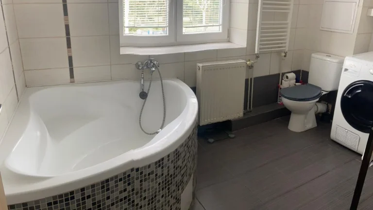 Na prenájom 3+kk s balkónom a klimatizáciou,Rázusova Trenčín