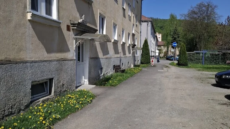 Na predaj: 1,5-izbový byt v centre mesta Snina