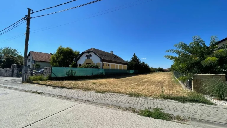 Ponúkame Veľký pozemok na výstavbu domu len 15 min. od BA
